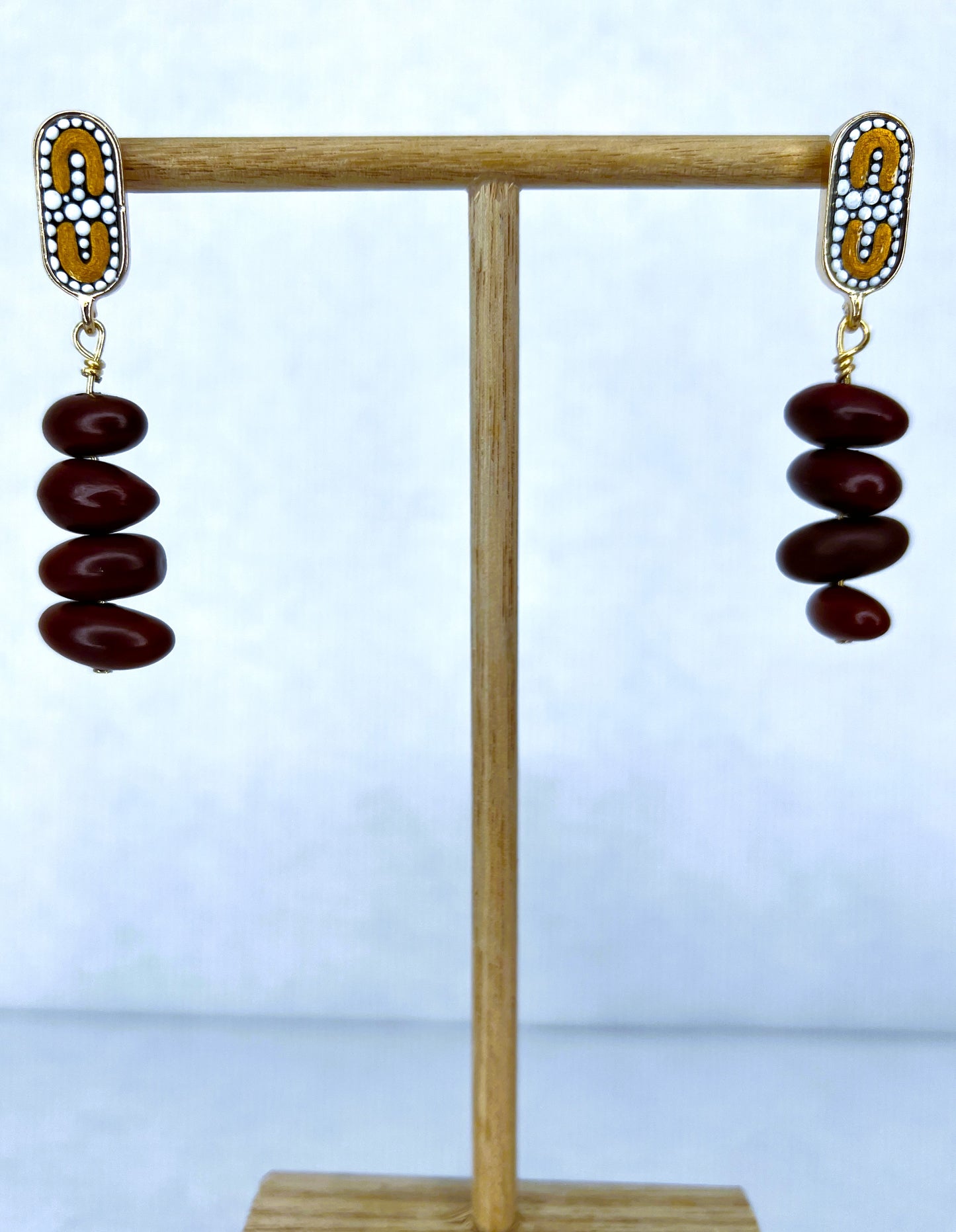 Ancient women with ininti seeds